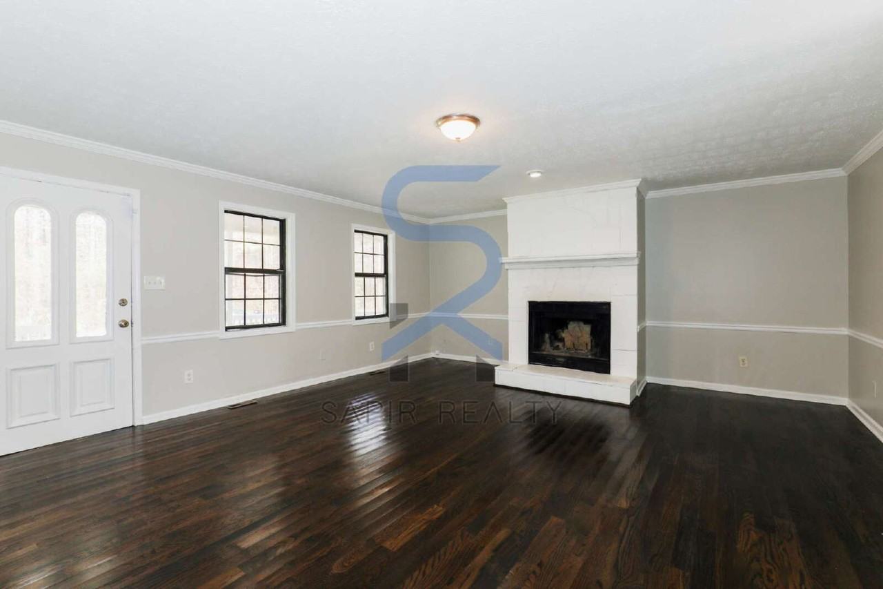 2929 Pine Grove Dr - Photo 3 of 17