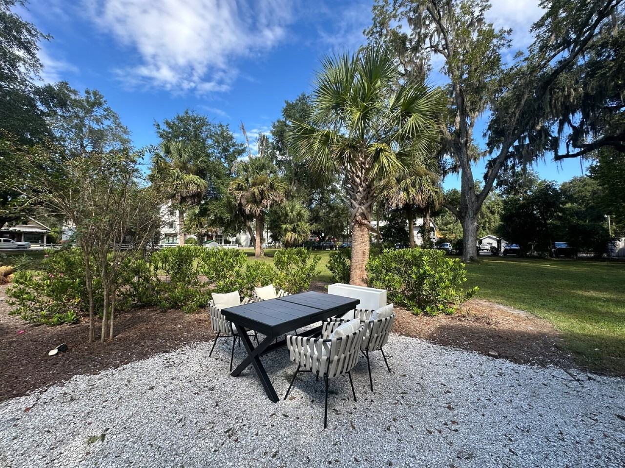 209 Bluffton Rd - Photo 7 of 26