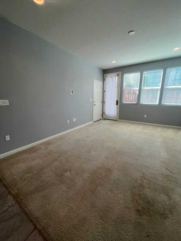 272 Lasata Dr - Photo 6 of 14