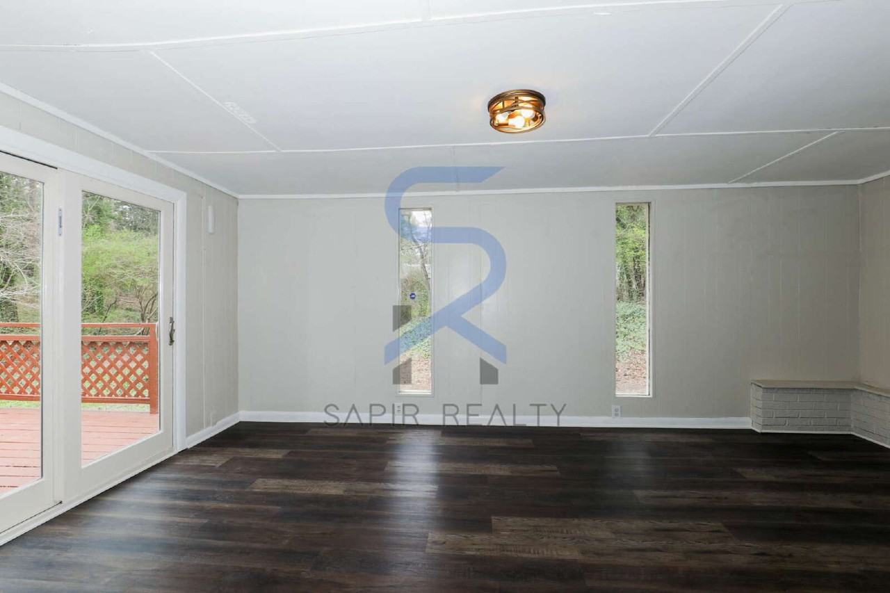 639 Skipper Dr Nw - Photo 4 of 19