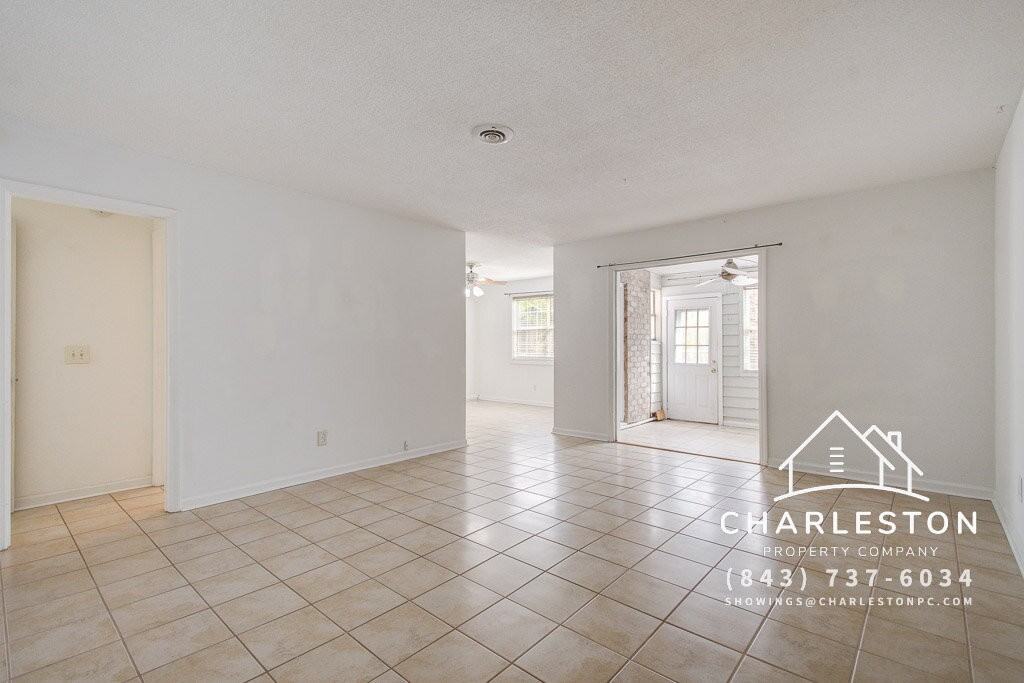 47 Rivers Point Row Unit 3 - Photo 2 of 26