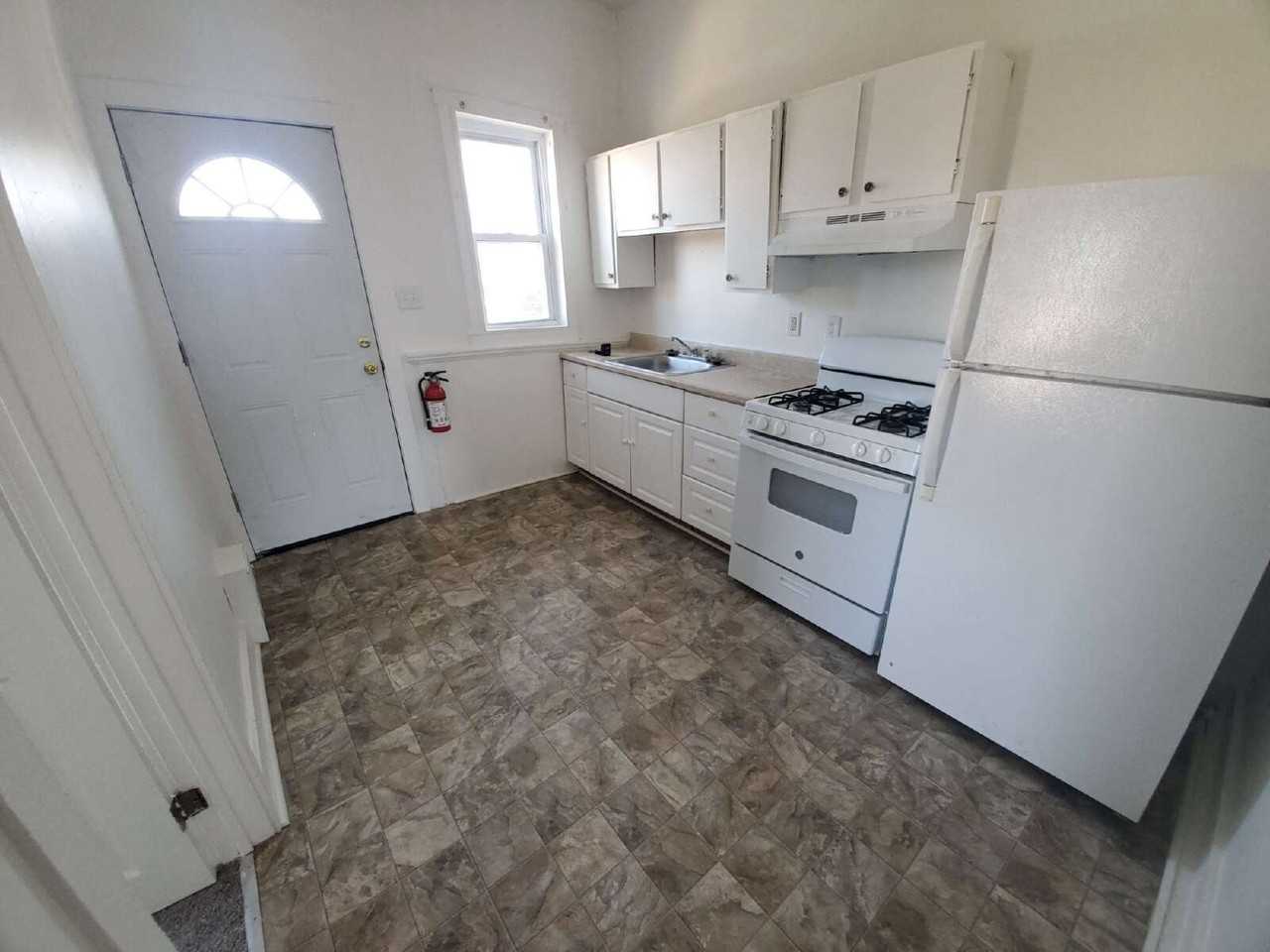 41 Carpenter St #2 - Photo 2 of 12