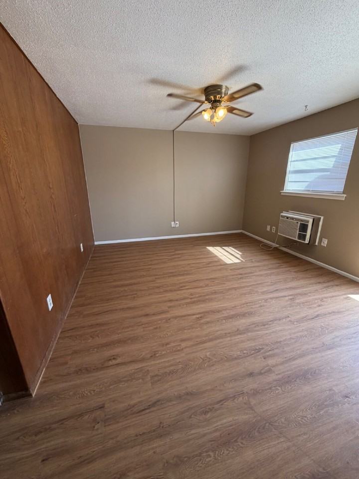 3201 35th St #3 - Photo 3 of 11