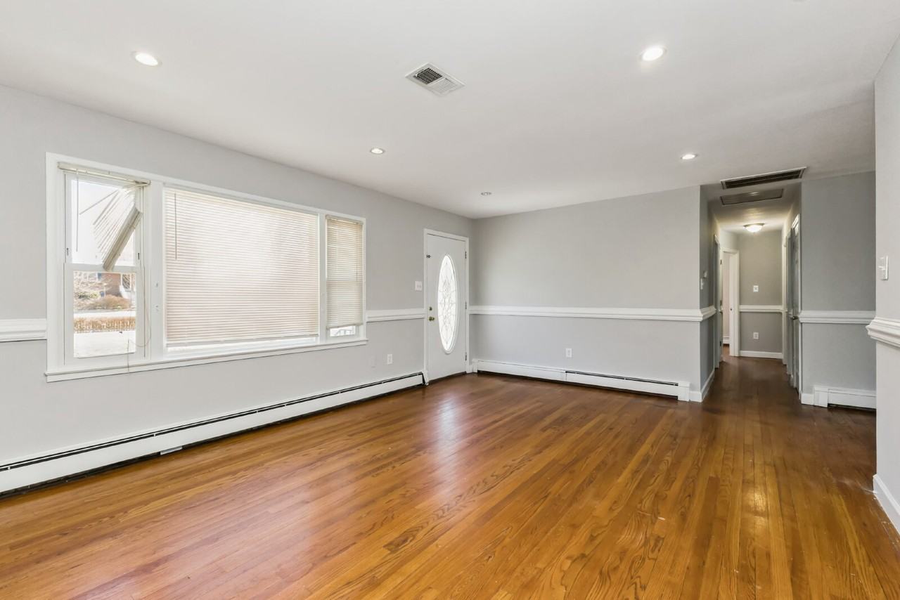 8409 Aubrey Dr - Photo 4 of 25