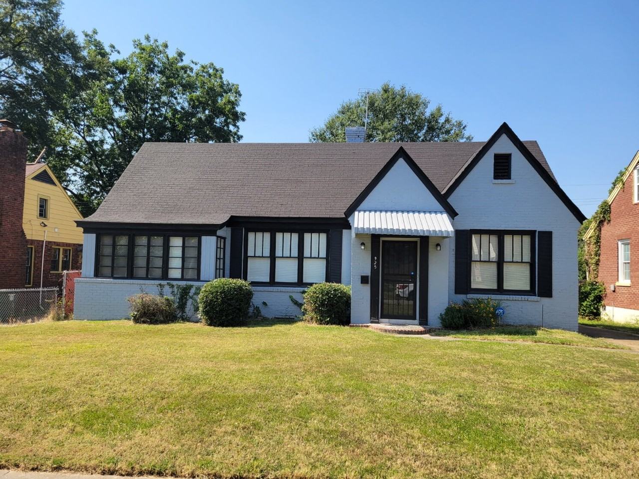 925 N Trezevant St - Photo 2 of 19
