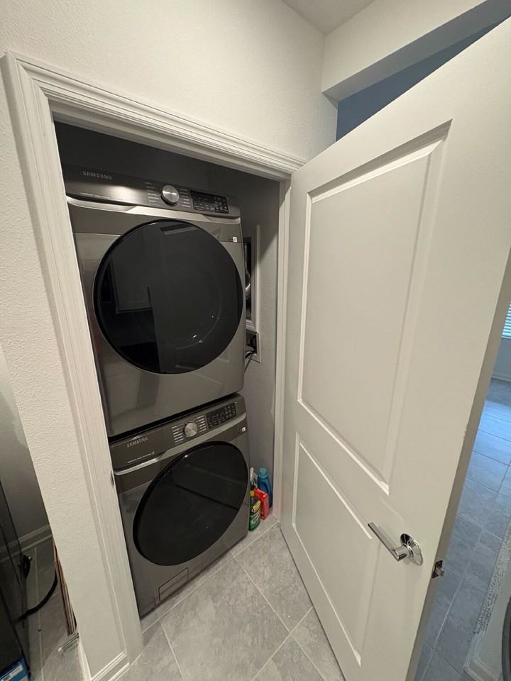 6131 Shavasana Rd #B - Photo 6 of 11