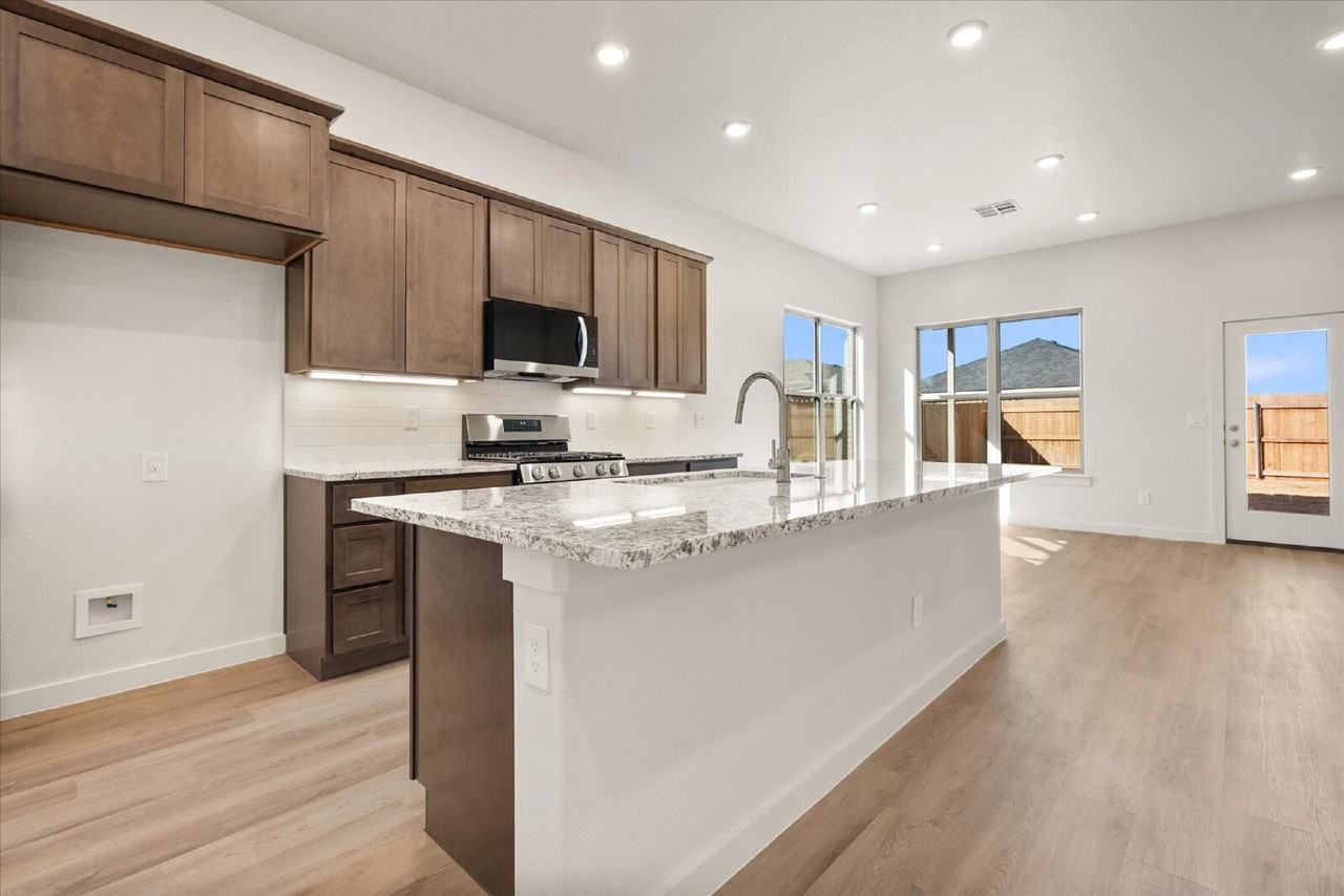 2604 Garland Ave - Photo 4 of 25