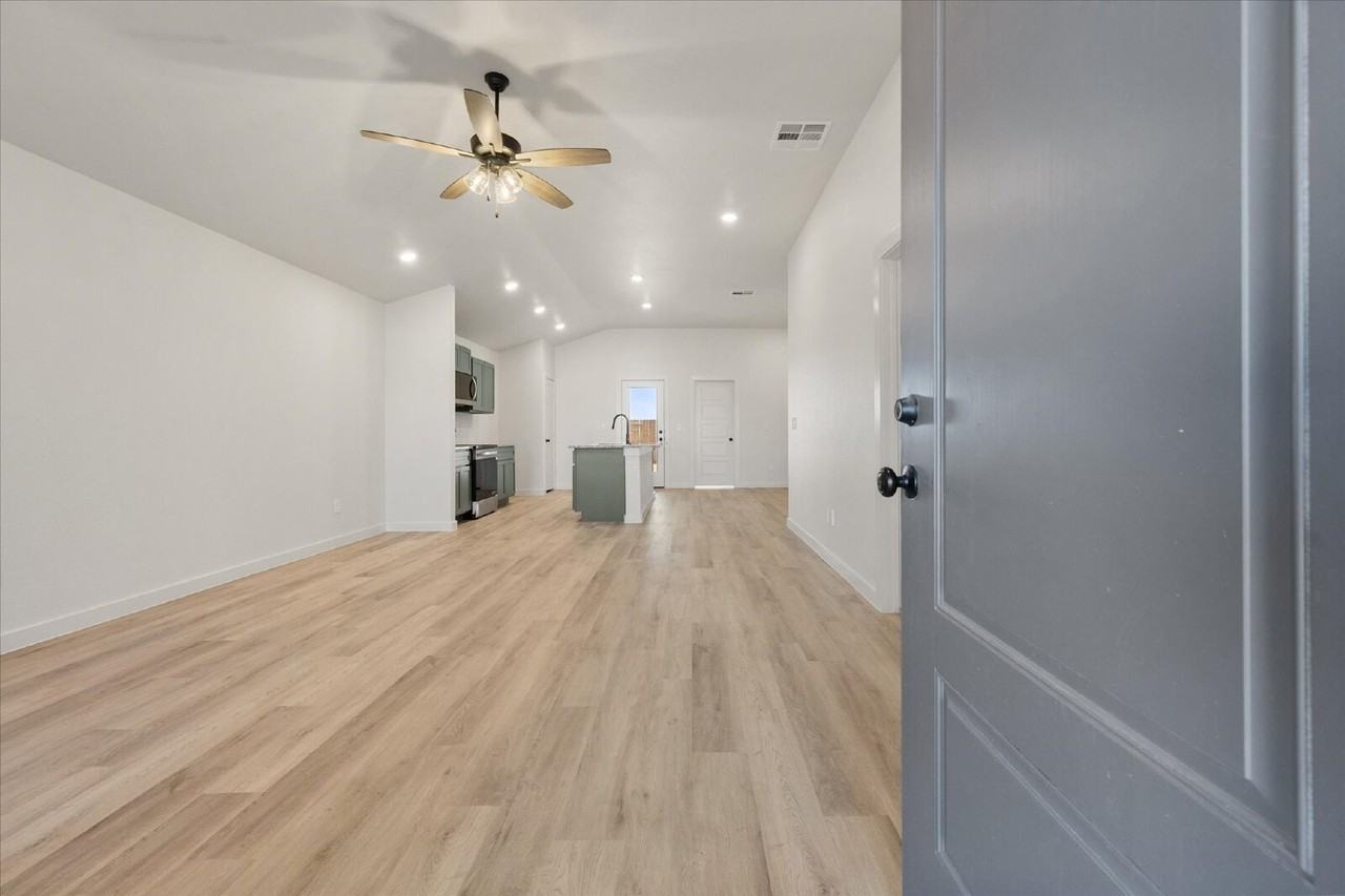2609 Garland Ave - Photo 2 of 24