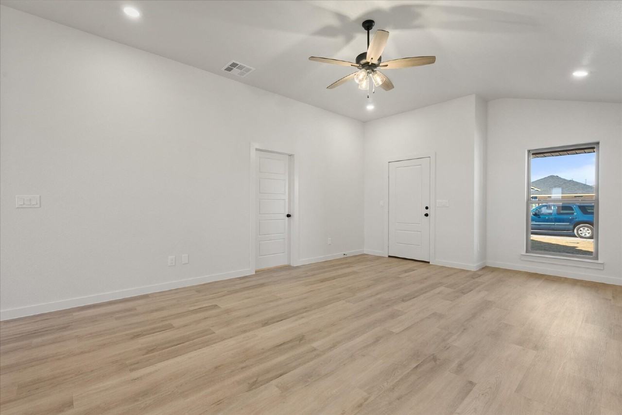 2609 Garland Ave - Photo 3 of 24