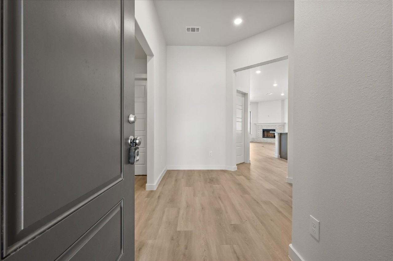 2616 Garland Ave - Photo 2 of 27