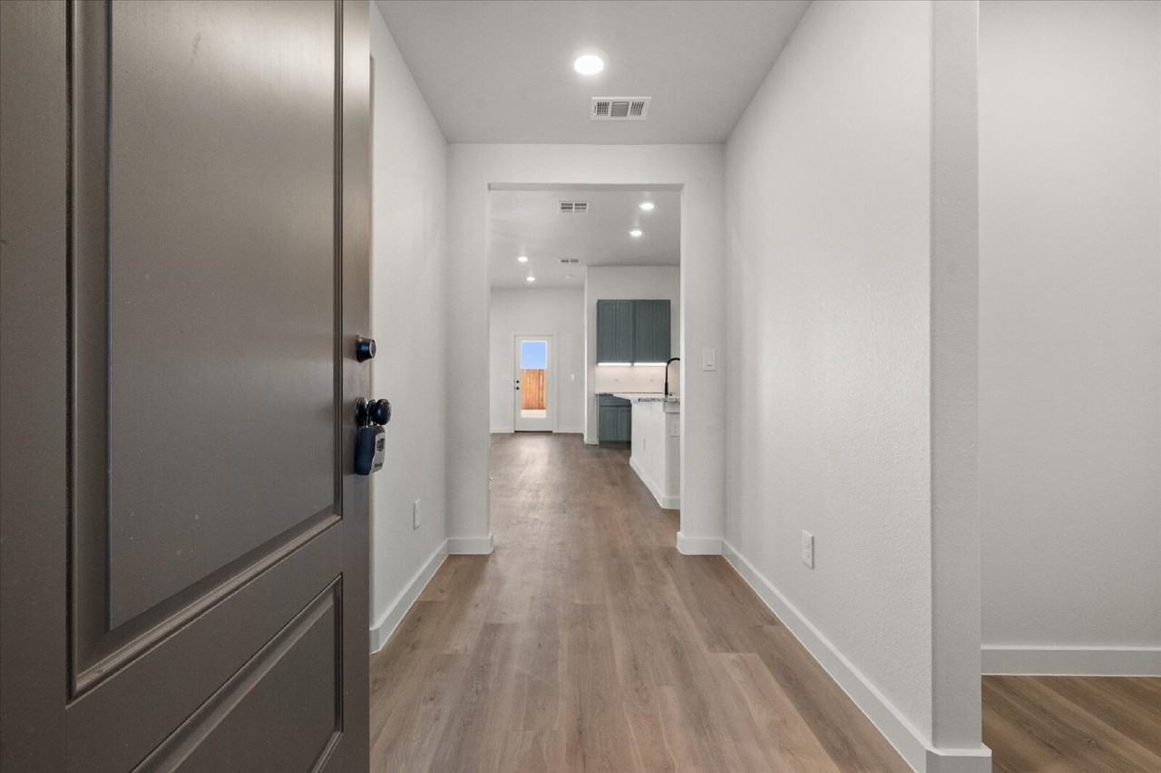 2617 Garland Ave - Photo 3 of 22