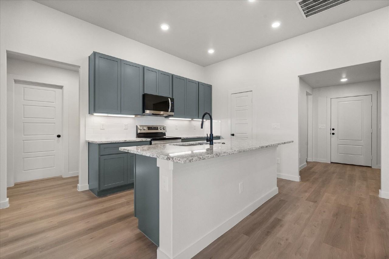 2617 Garland Ave - Photo 7 of 22