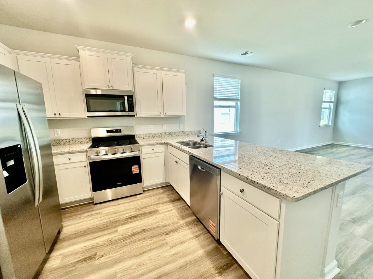 1200 Sanctum St - Photo 3 of 19