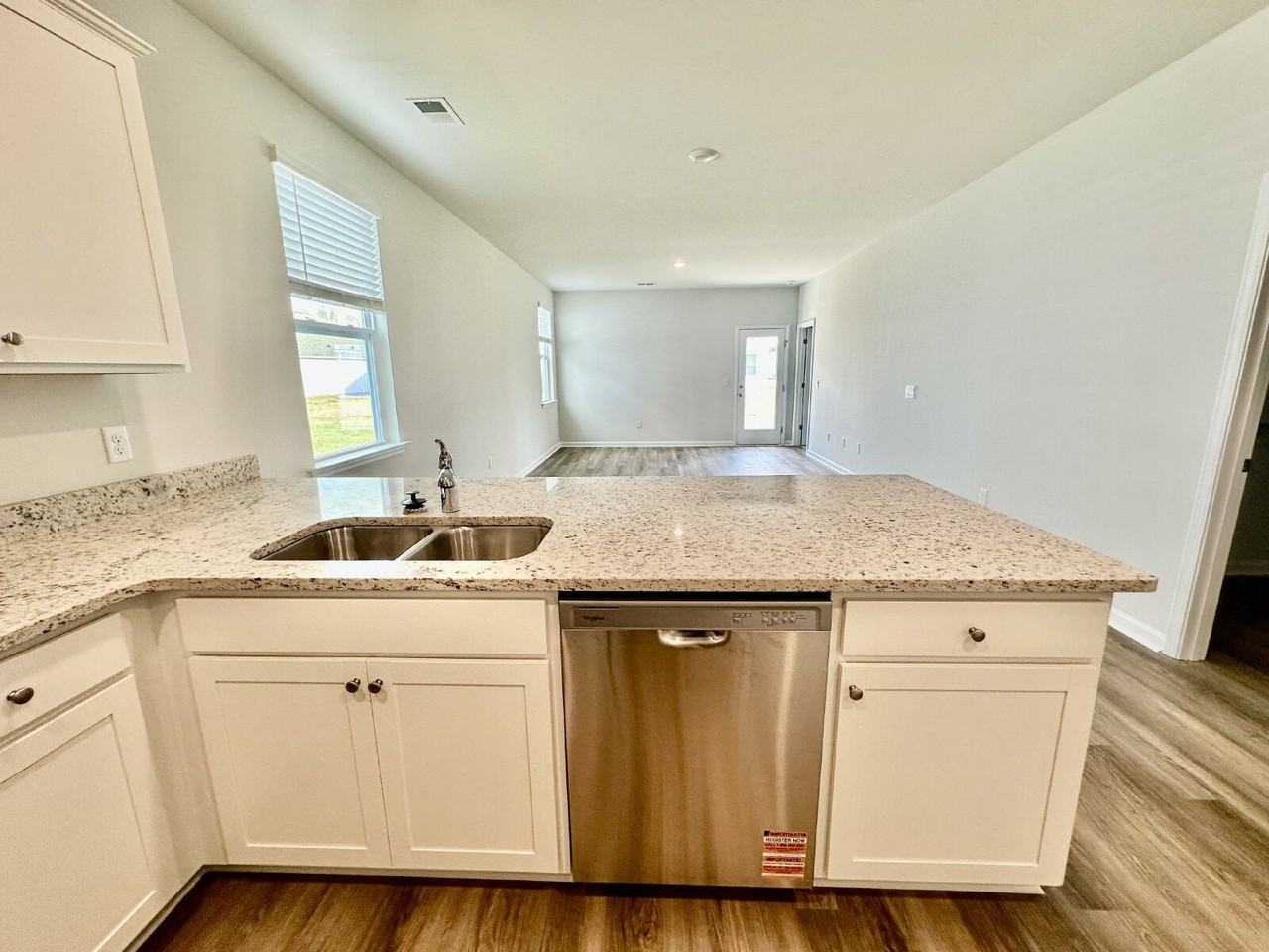 1200 Sanctum St - Photo 6 of 19