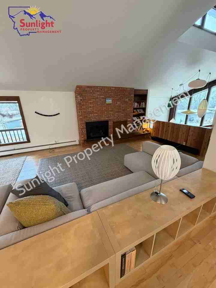 2127 Fairview Pl - Photo 4 of 34