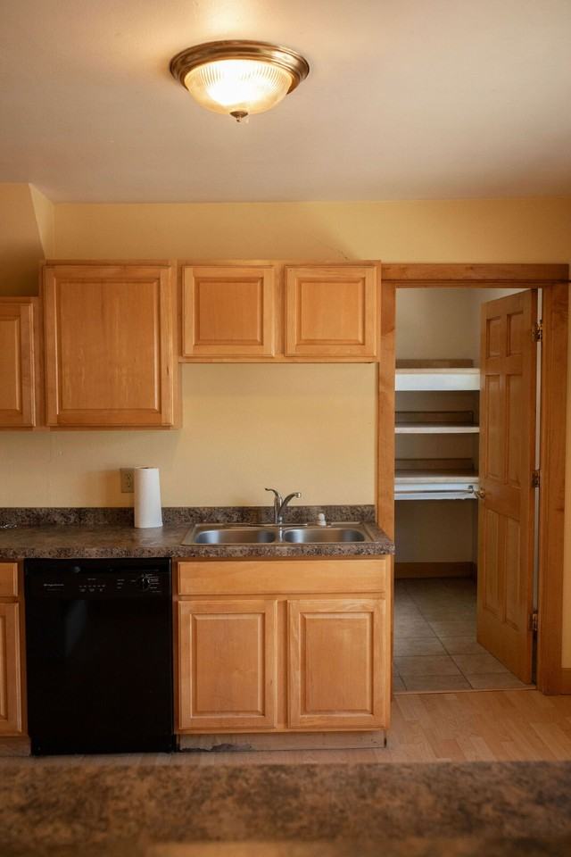 410 1/2 5th Ave - Photo 5 of 18