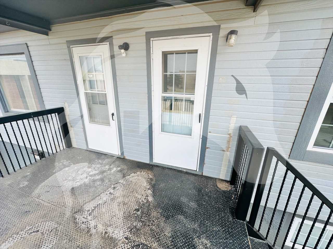 1623 Main St - Photo 2 of 16