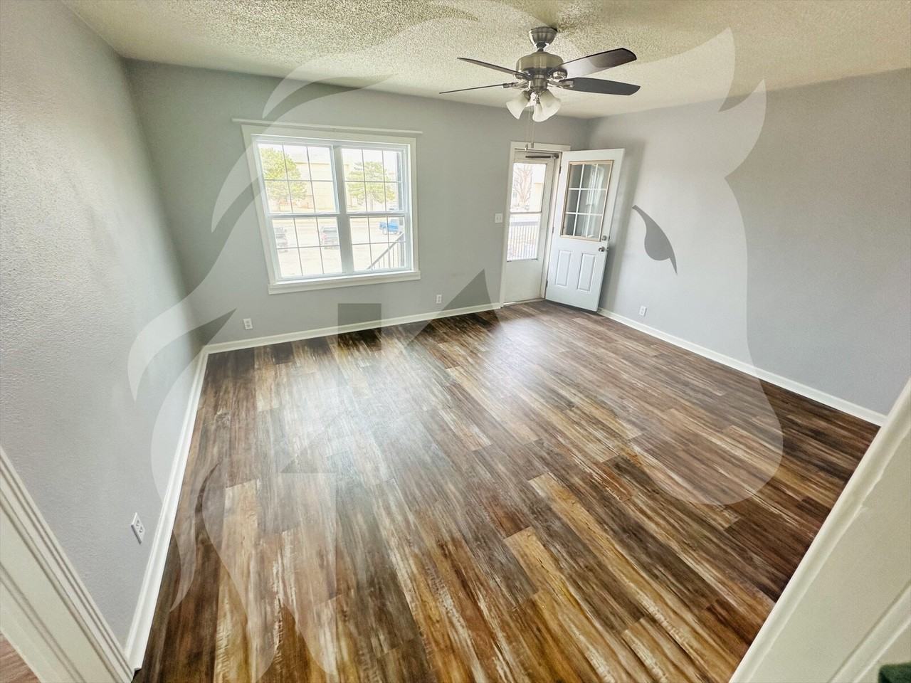 1623 Main St - Photo 4 of 16