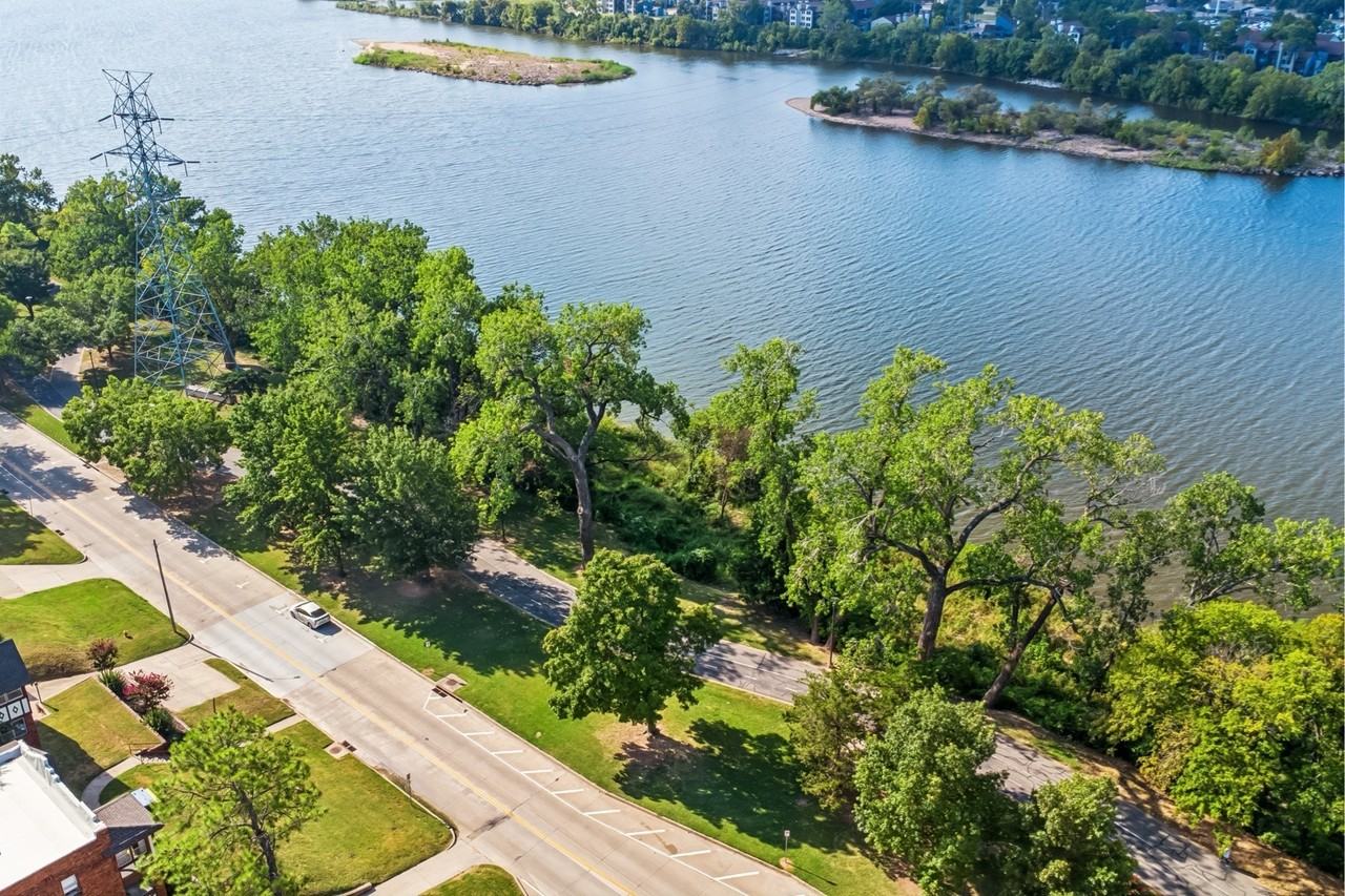 1311 S Jackson Ave #2 - Photo 3 of 19