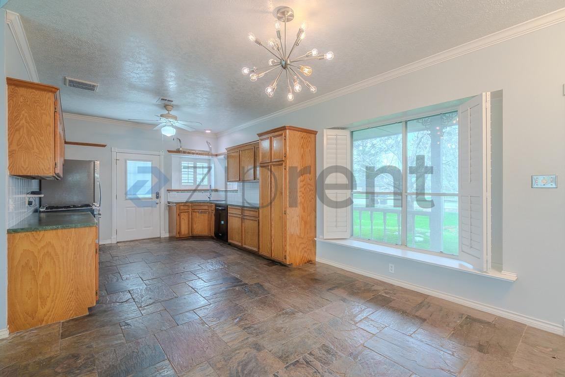 7934 Round Rock Dr - Photo 7 of 28