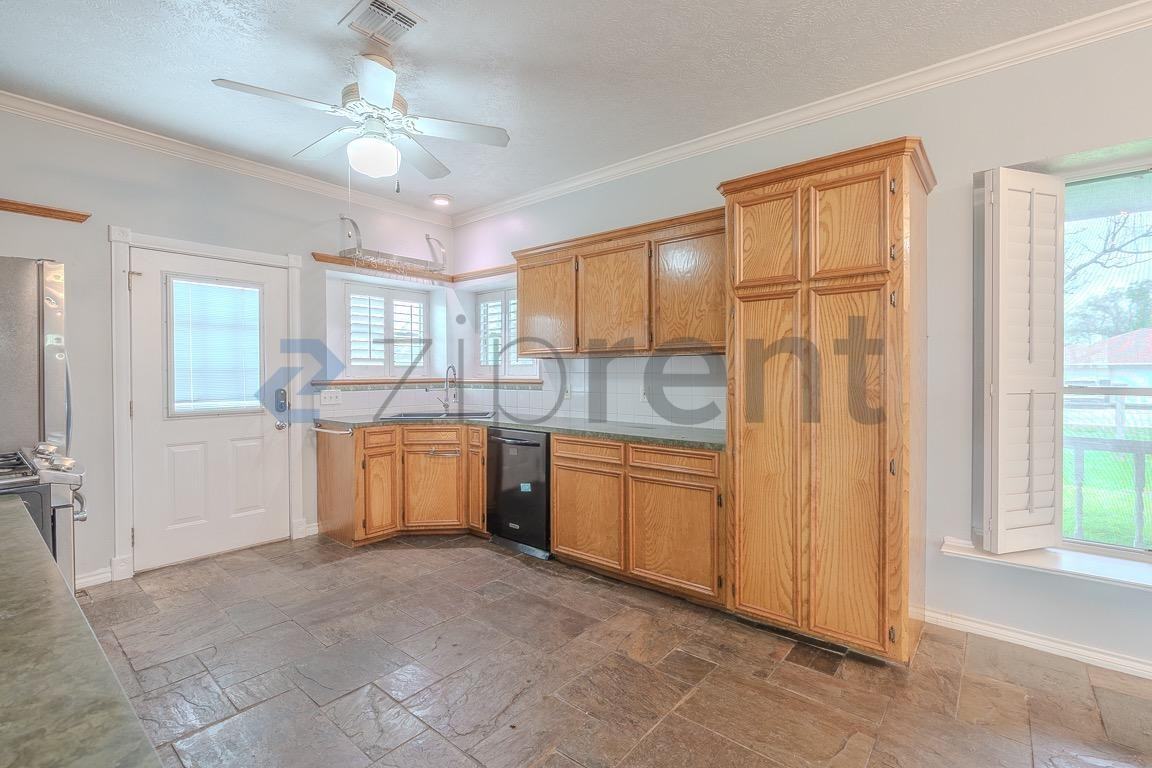 7934 Round Rock Dr - Photo 5 of 28