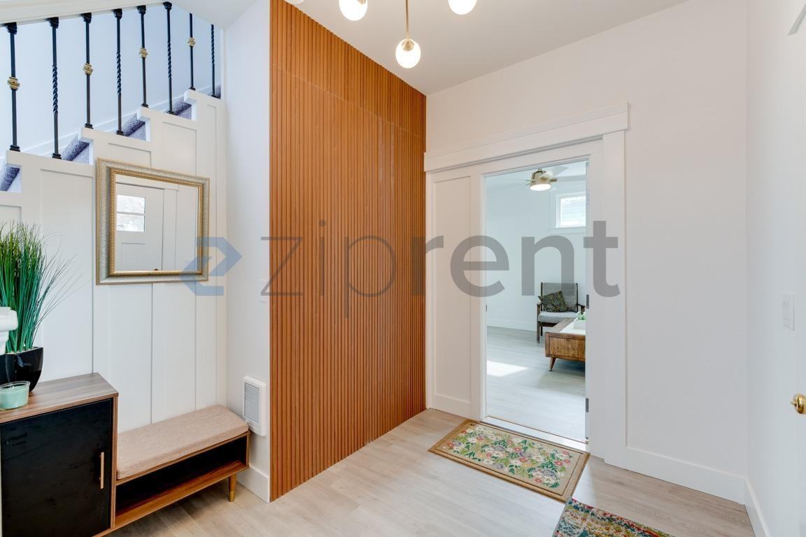 907 S Ainsworth Ave #A - Photo 6 of 26