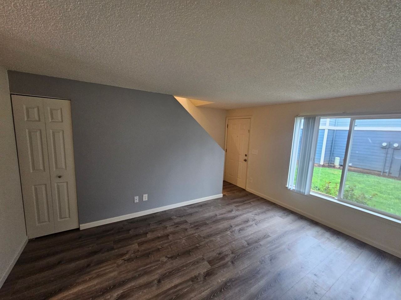 HIlltop Manor - Photo 7 of 13