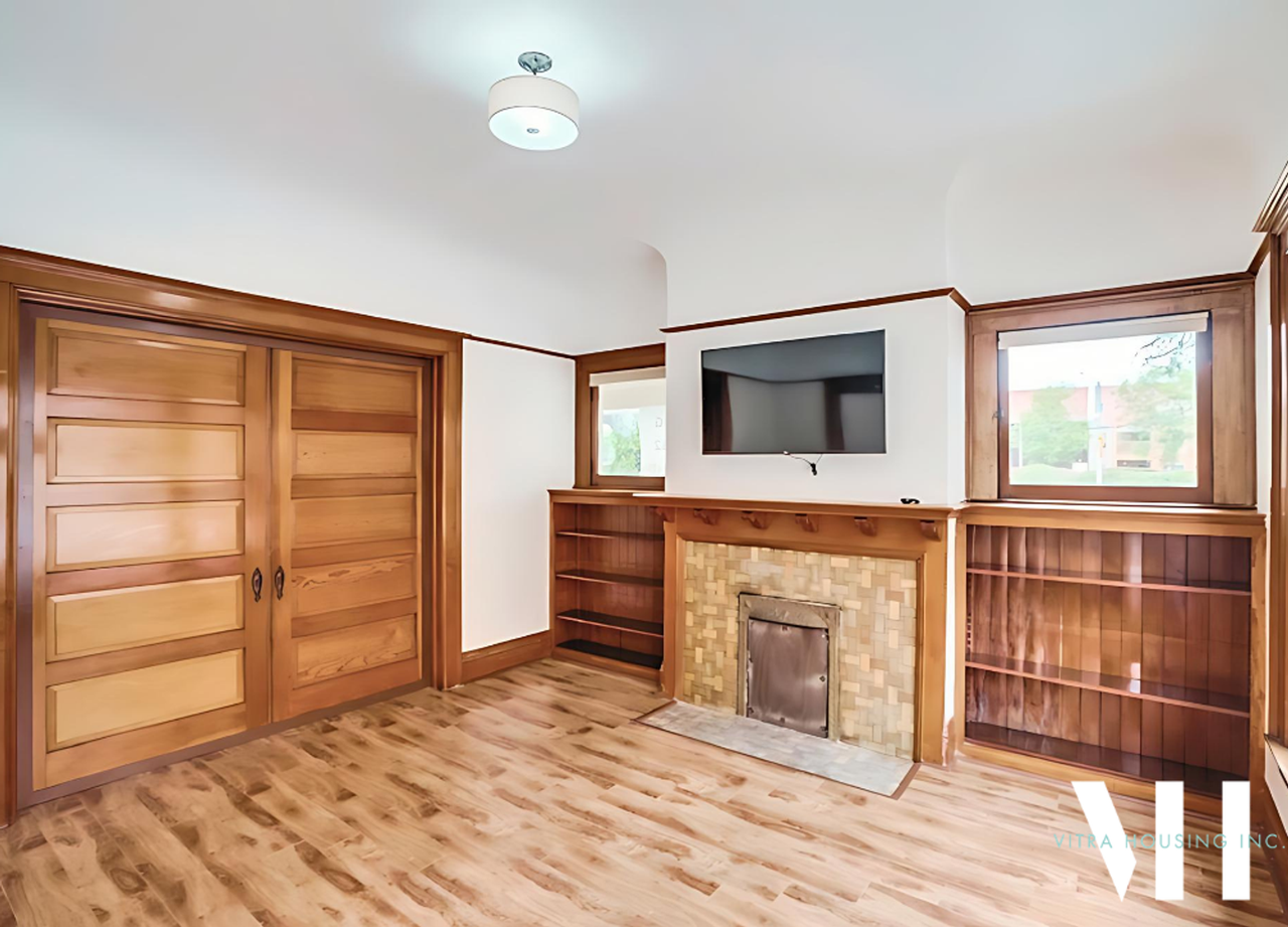 Expansive Six Bedroom House Steps from USC Campus! - Photo 7 of 11