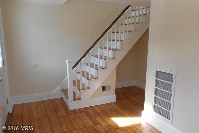 2 E Main St - Photo 3 of 29