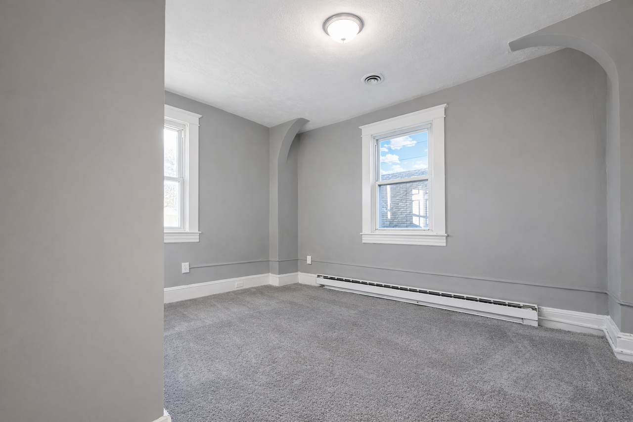 1309 Linden Ave - Photo 6 of 12