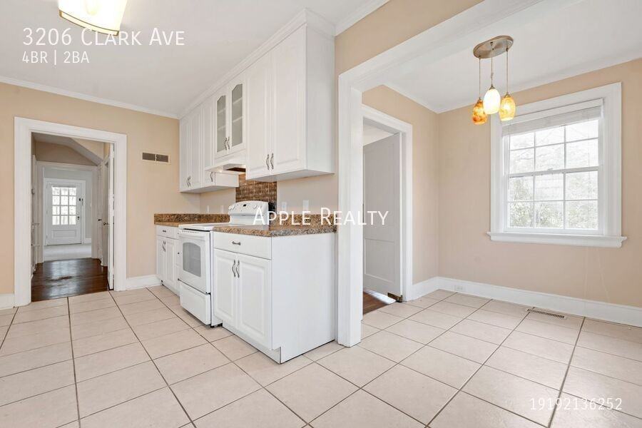 3206 Clark Ave - Photo 4 of 17