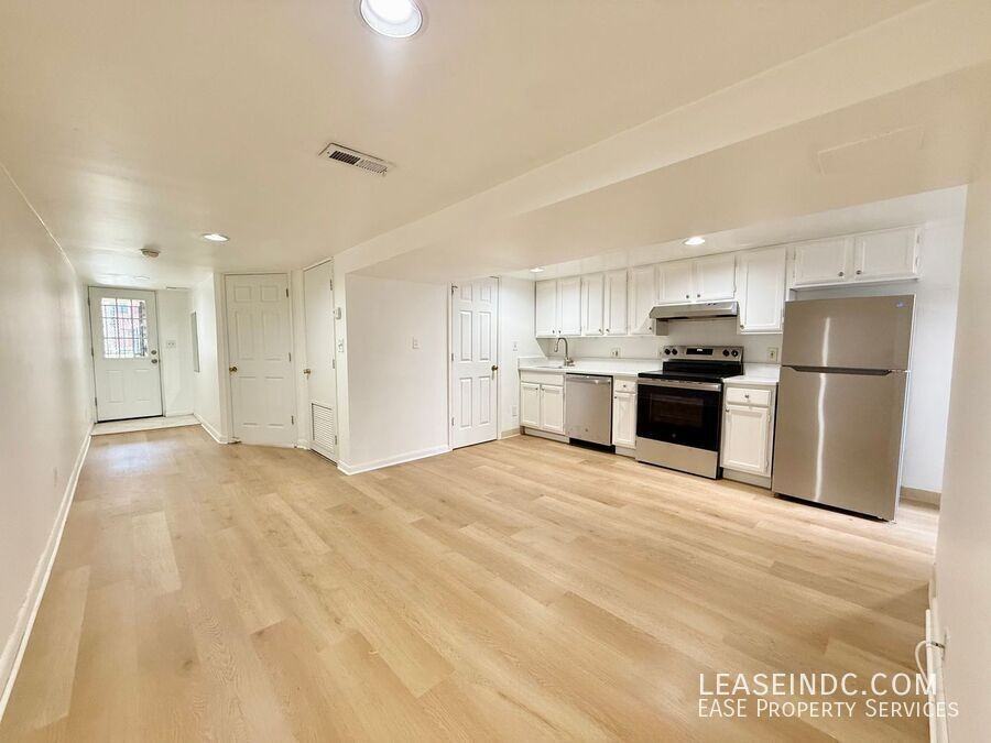 29 T St Nw #B - Photo 2 of 14