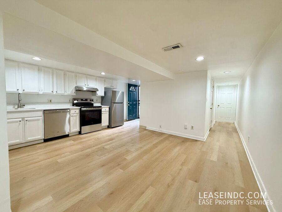 29 T St Nw #B - Photo 3 of 14