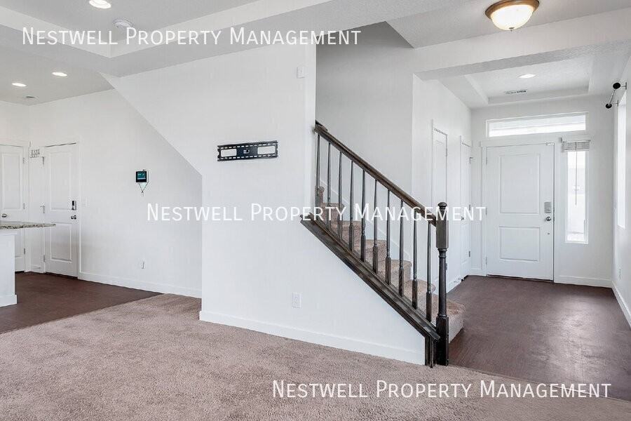 425 S 680 E - Photo 2 of 19