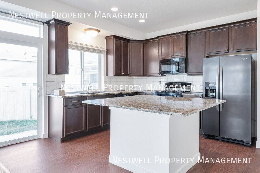 425 S 680 E - Photo 5 of 19