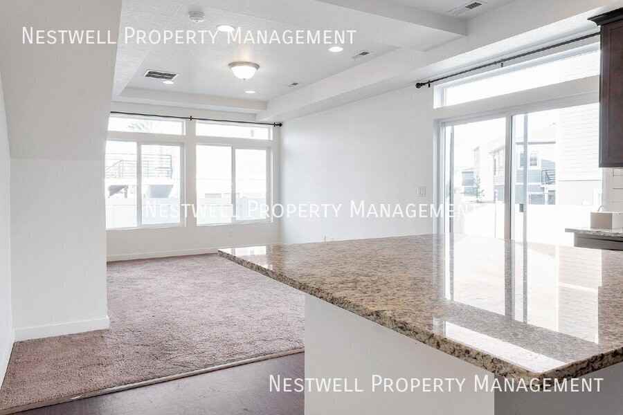 425 S 680 E - Photo 6 of 19