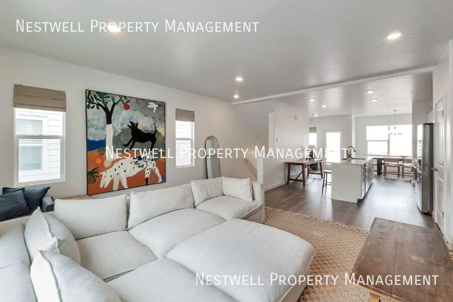 1123 E Hatch Row - Photo 4 of 28