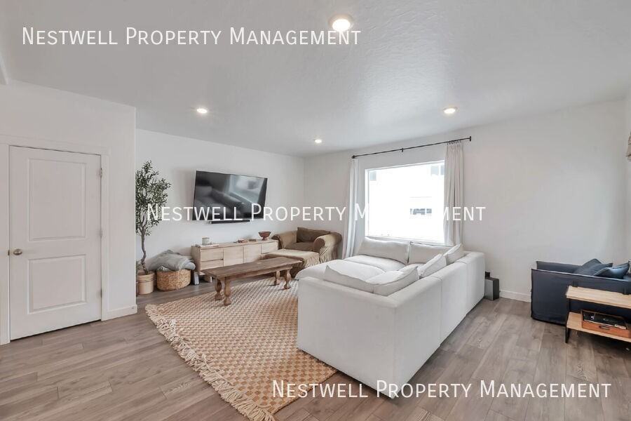 1123 E Hatch Row - Photo 6 of 28