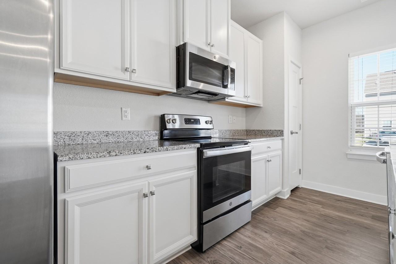 266 Foxglove Dr #1 - Photo 2 of 37