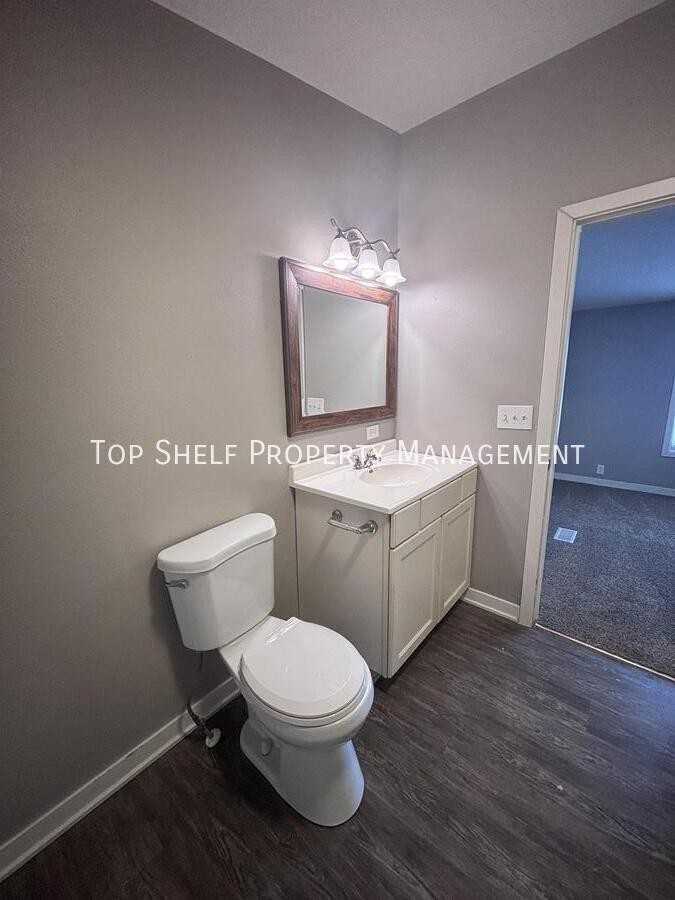 510 S 4th St - Photo 4 of 10