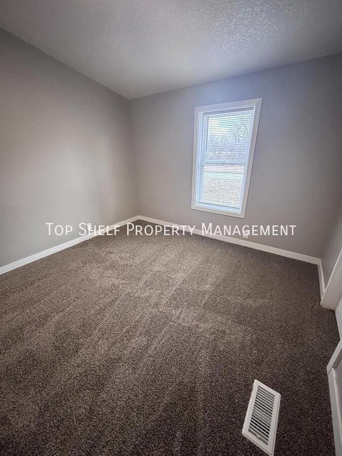 510 S 4th St - Photo 6 of 10