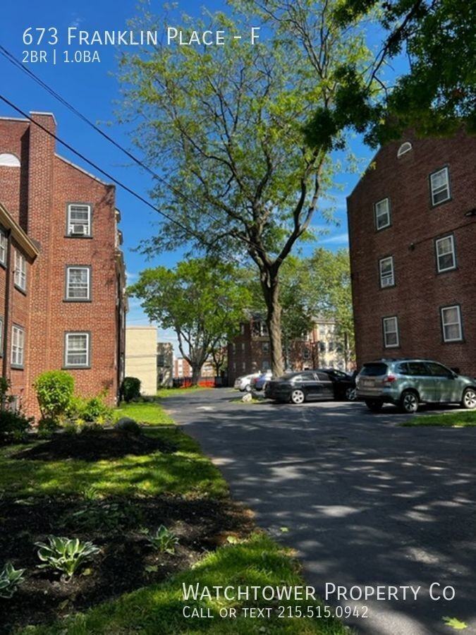 673 Franklin Pl #F - Photo 6 of 36