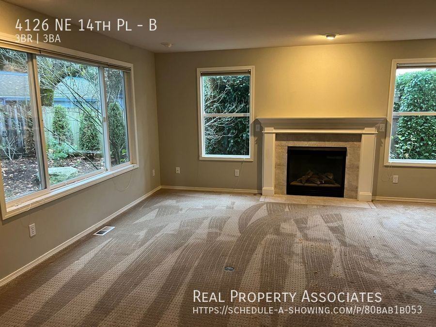 4126 Ne 14th Pl #B - Photo 3 of 9