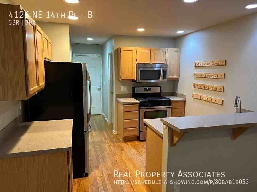 4126 Ne 14th Pl #B - Photo 4 of 9