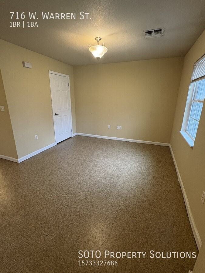 716 Warren St - Photo 3 of 9