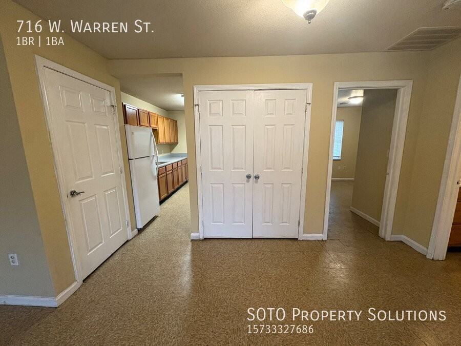 716 Warren St - Photo 5 of 9