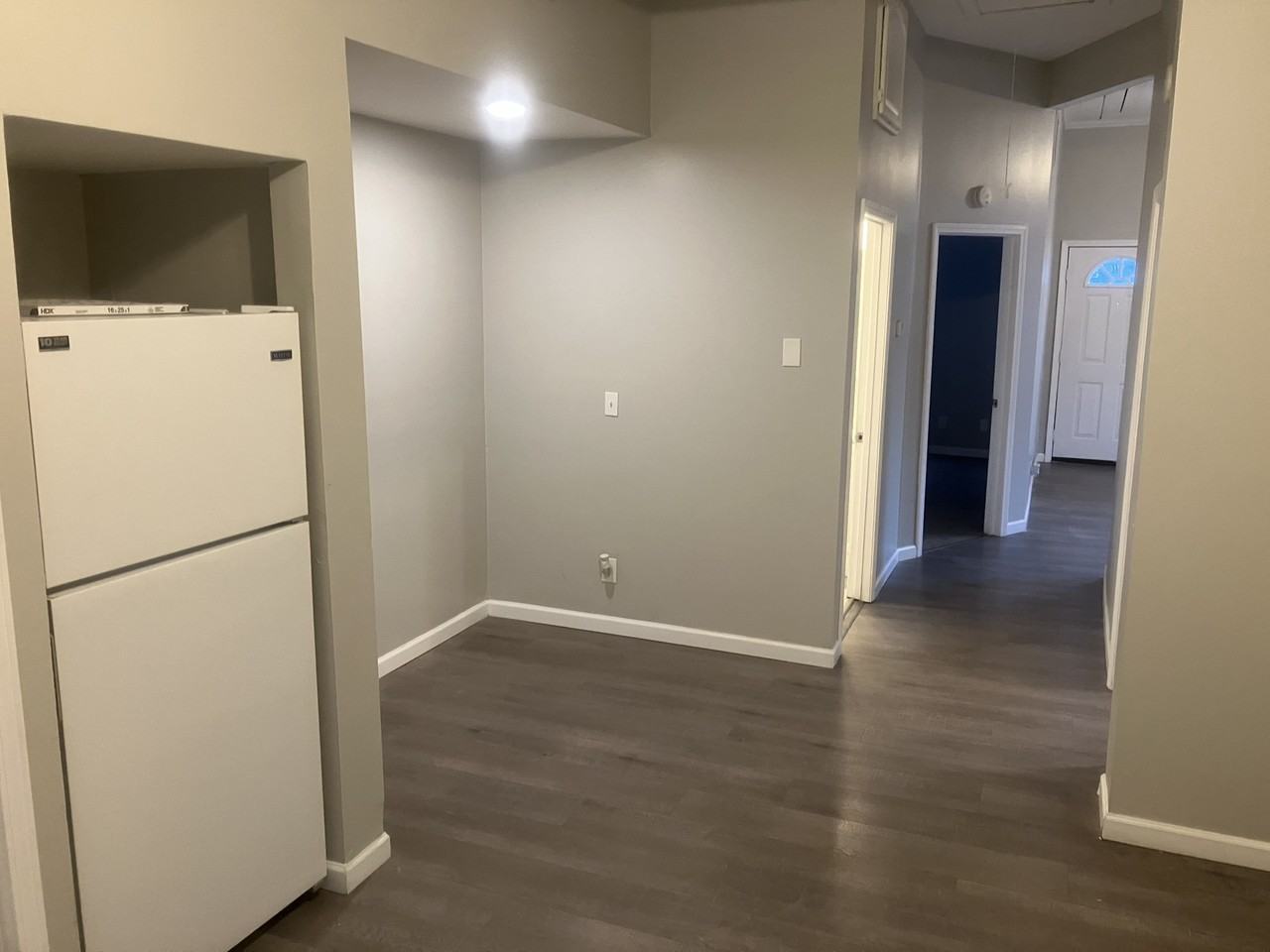 415 E Schwarz St - Photo 2 of 11