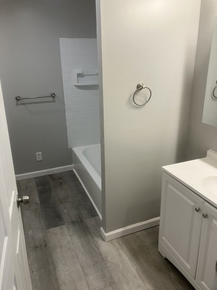 415 E Schwarz St - Photo 7 of 11