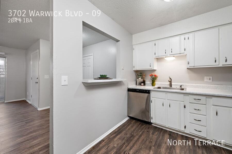 3702 Warwick Blvd #09 - Photo 4 of 15