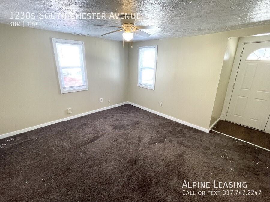 1230S S Chester Ave - Photo 2 of 8